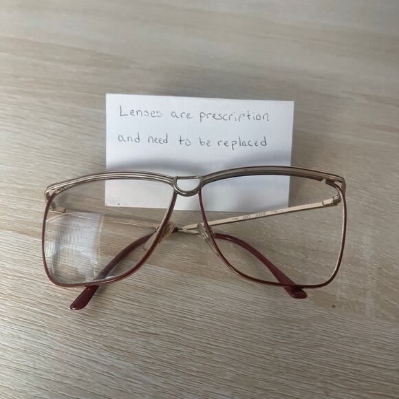 Vintage Gucci GG2204 17A Eyeglasses Sunglasses Gold FRAMES ONLY Made in Italy - Picture 1 of 11